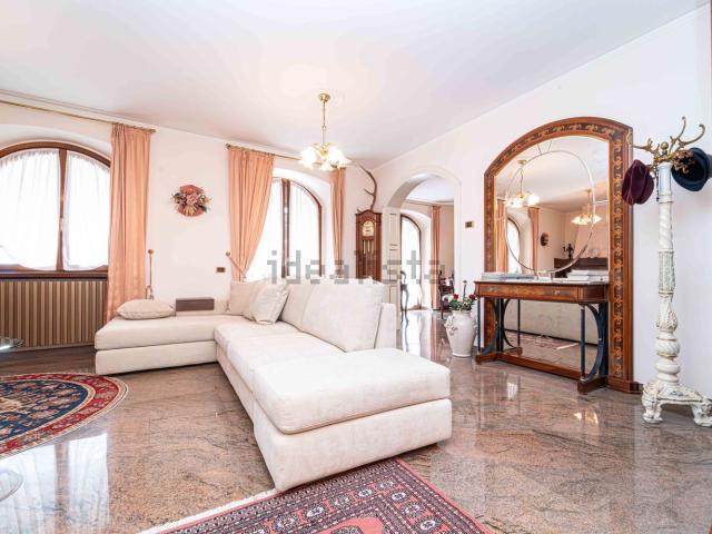 Appartamento in vendita di 115 m² in Via Novi V 6