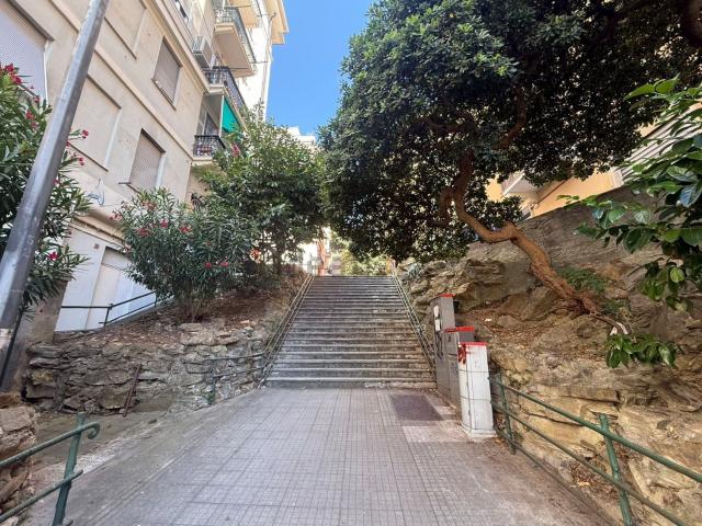 Appartamento in vendita di 115 m² in Via Nizza