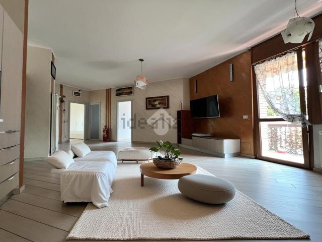 Appartamento in vendita di 115 m² in Via Nino Bixio, 22