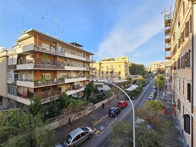 Appartamento in vendita di 115 m² in Via Saturnia