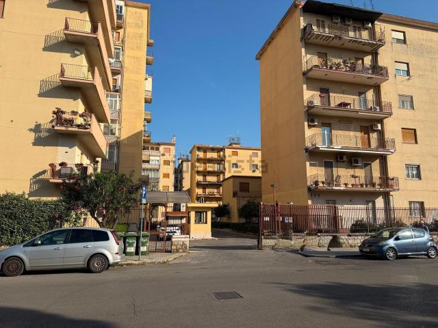 Appartamento in vendita di 115 m² in Via Salvatore Aldisio, 3