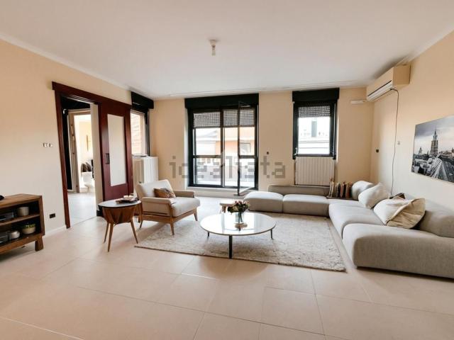 Appartamento in vendita di 115 m² in Via Samuele Donatoni, 4
