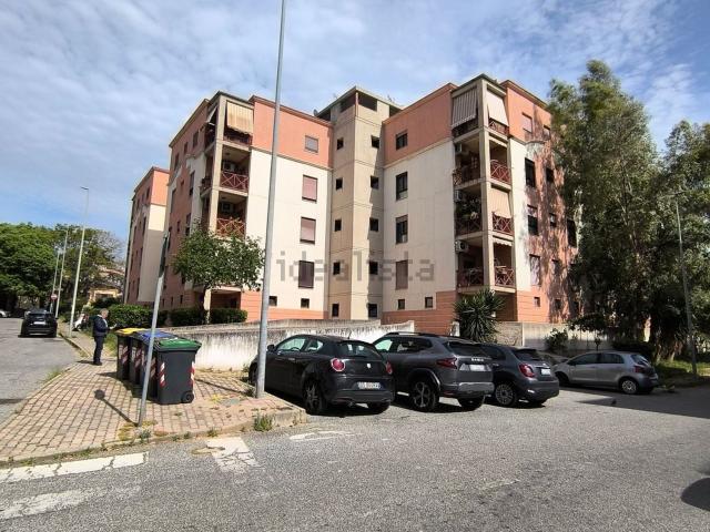Appartamento in vendita di 115 m² in Via Sbarre Superiori, 18