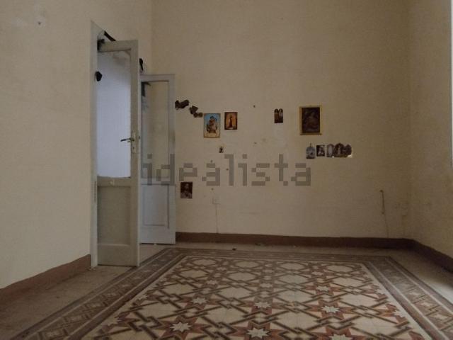 Appartamento in vendita di 115 m² in Via Scipione Crisanzio, 108