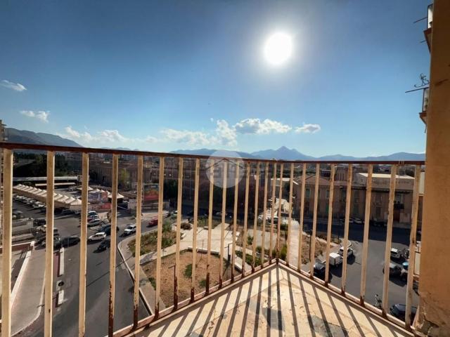 Appartamento in vendita di 115 m² in Via Sebastiano la Franca, 28