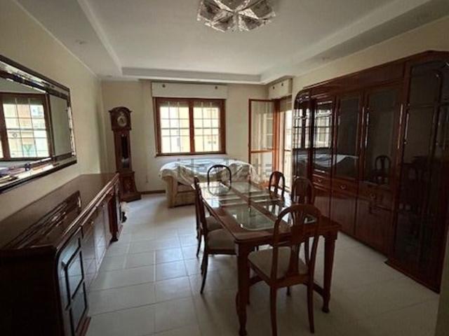 Appartamento in vendita di 115 m² in Via Sebastiano Olivieri