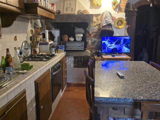 Appartamento in vendita di 115 m² in Via Senese, 8