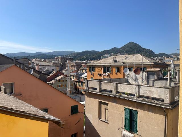 Appartamento in vendita di 115 m² in Via Sestri