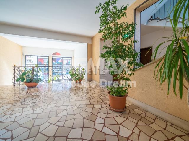 Appartamento in vendita di 115 m² in Via Ponzio Cominio, 11