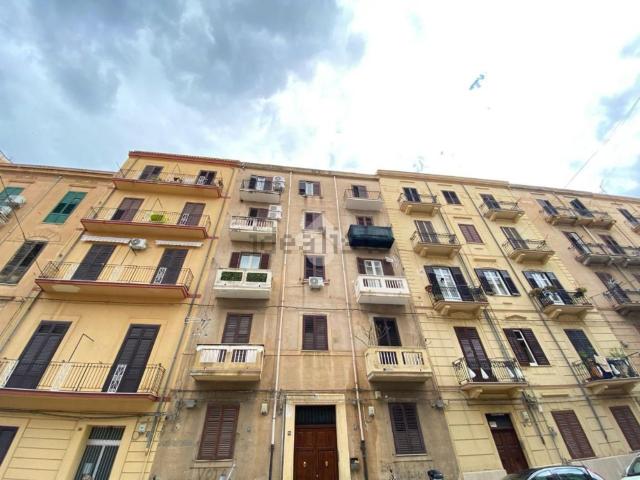 Appartamento in vendita di 115 m² in Via Paolo Emiliani Giudici, 32