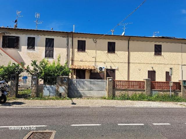 Appartamento in vendita di 115 m² in Via per Rosignano