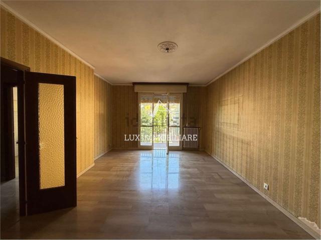 Appartamento in vendita di 115 m² in Via Pietro Giardini