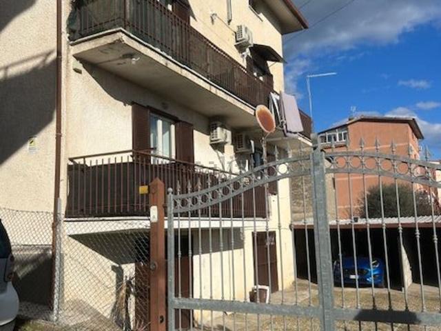 Appartamento in vendita di 115 m² in Via Provinciale Capena, 35