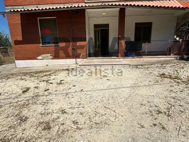 Appartamento in vendita di 115 m² in Via Provinciale per Chieti