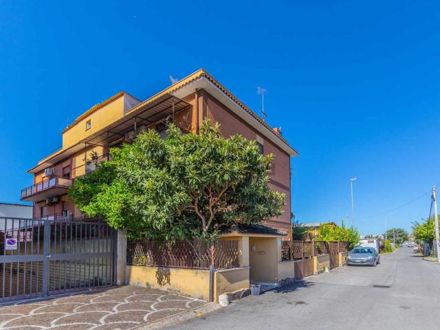 Appartamento in vendita di 115 m² in Via Roberto Paribeni