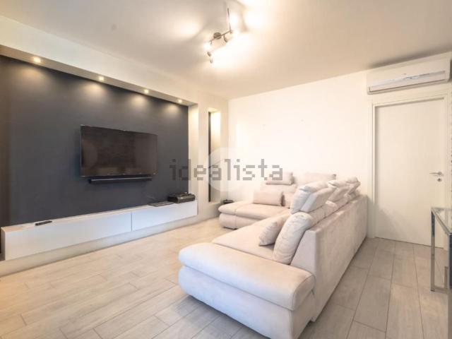 Appartamento in vendita di 115 m² in Via Romolo Nicolis, 4
