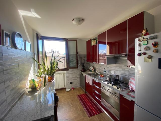 Appartamento in vendita di 115 m² in Via Radici in Monte
