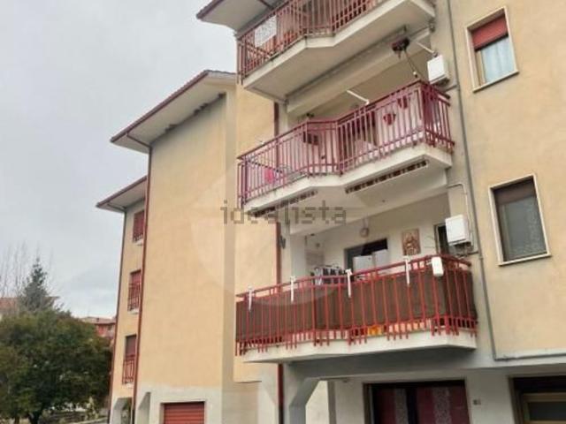 Appartamento in vendita di 115 m² in Via Raffaele Capalbo, 165