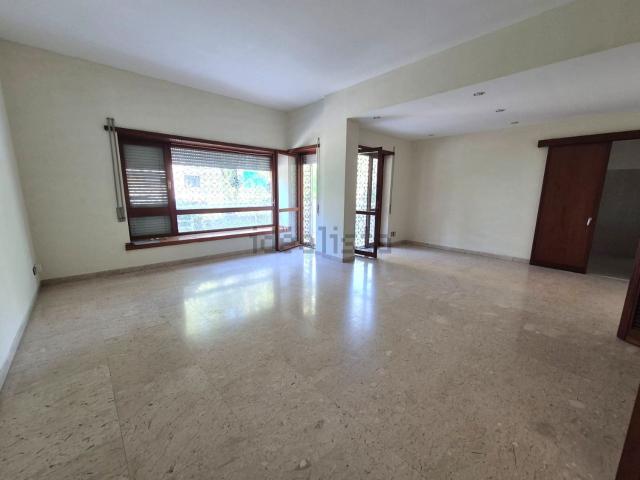 Appartamento in vendita di 115 m² in Via Rivarone, 13