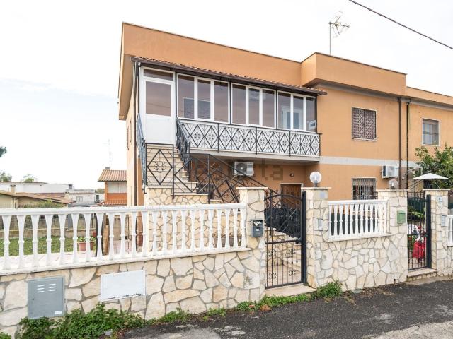 Appartamento in vendita di 115 m² in Via Terni, 59