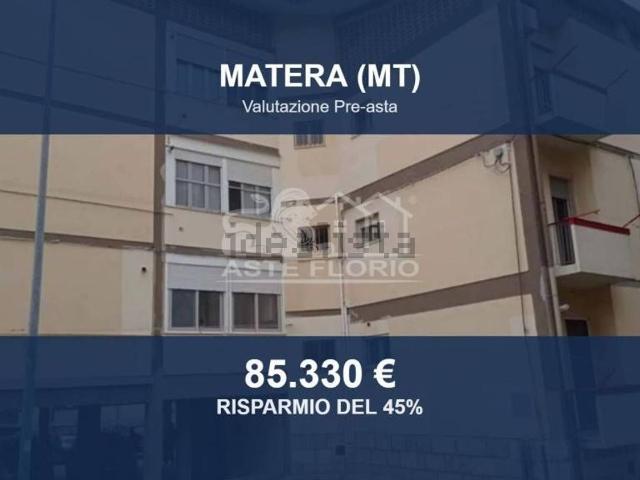 Appartamento in vendita di 115 m² in Via Trieste, 11