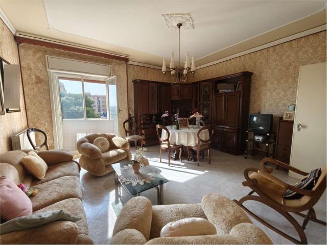 Appartamento in vendita di 115 m² in Via Tunisi