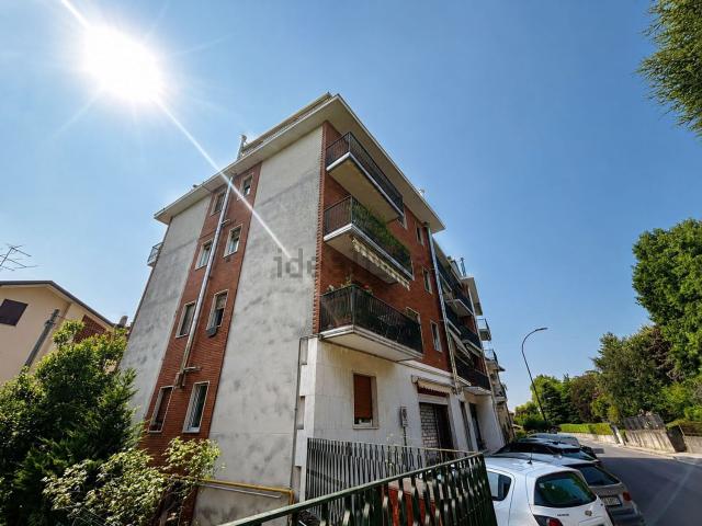 Appartamento in vendita di 115 m² in Via Ugo Foscolo