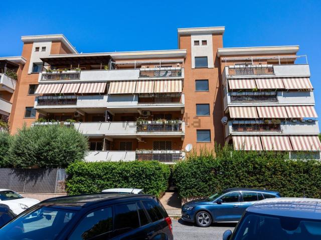 Appartamento in vendita di 115 m² in Via Ugo Spirito