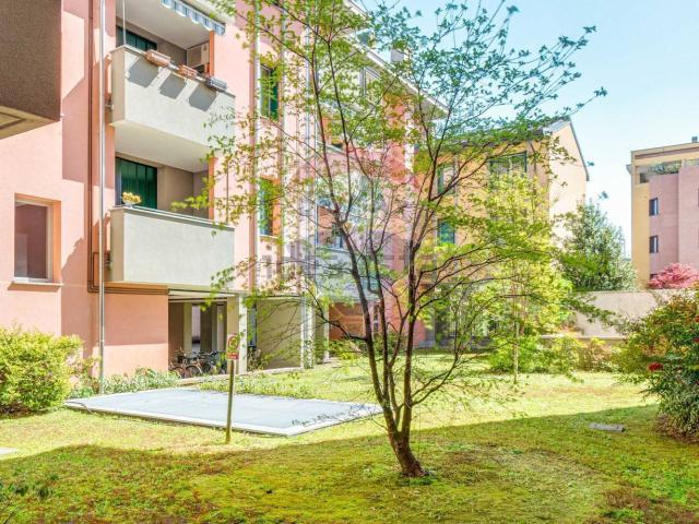 Appartamento in vendita di 115 m² in Via Varese, 27