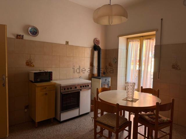 Appartamento in vendita di 115 m² in Via Viterbo, 11