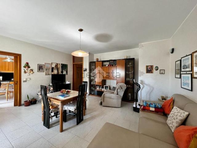 Appartamento in vendita di 115 m² in Via Vittorio Bachelet, 35