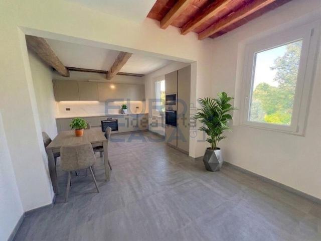 Appartamento in vendita di 115 m² in Via Vittorio Veneto, 8