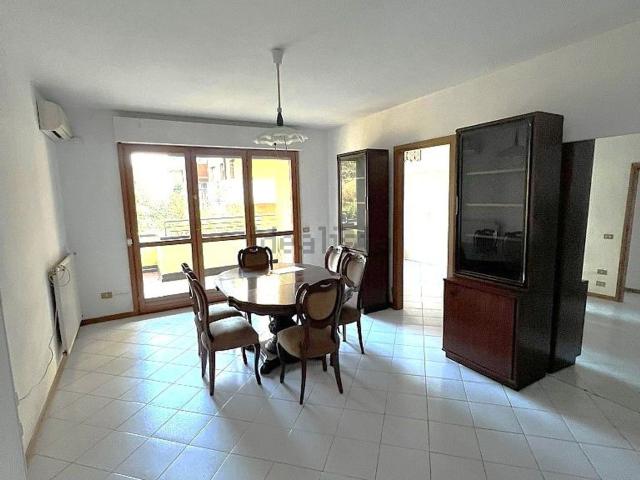 Appartamento in vendita di 115 m² in Via Vicenza