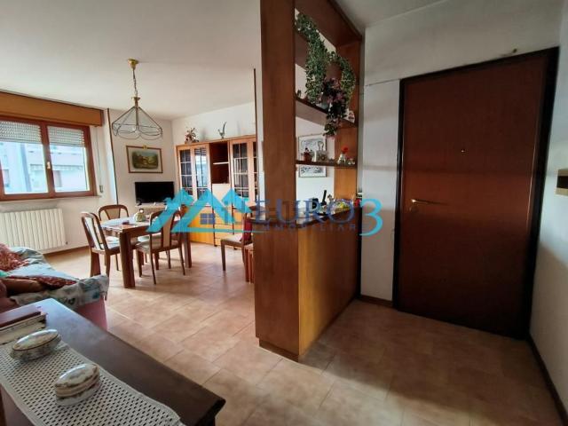 Appartamento in vendita di 115 m² in Viale dei Platani, 40
