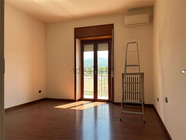 Appartamento in vendita di 115 m² in Viale della Repubblica, 373
