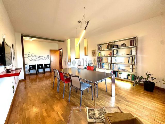 Appartamento in vendita di 115 m² in Viale Europa, 151