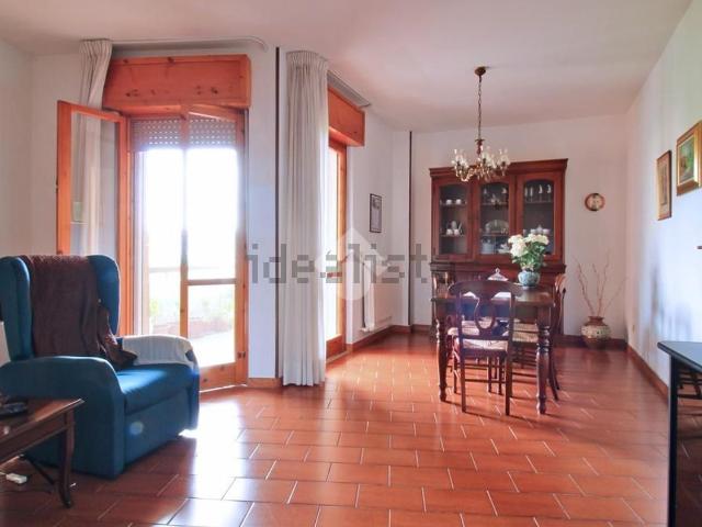 Appartamento in vendita di 115 m² in Viale Europa, 25