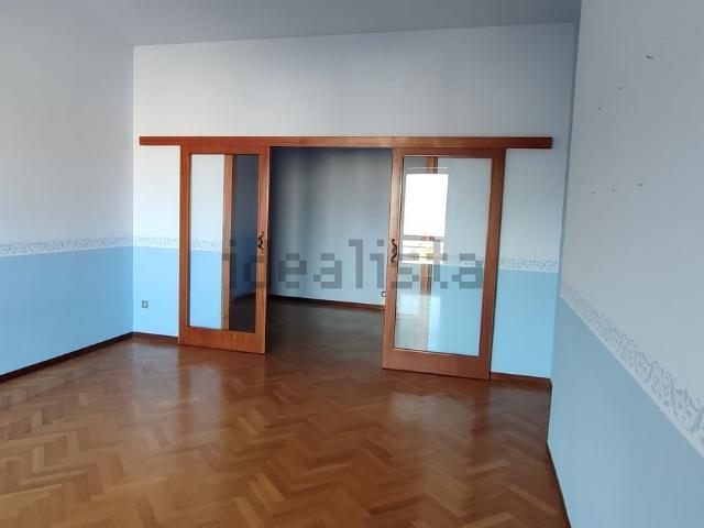 Appartamento in vendita di 115 m² in Viale G. Miliani