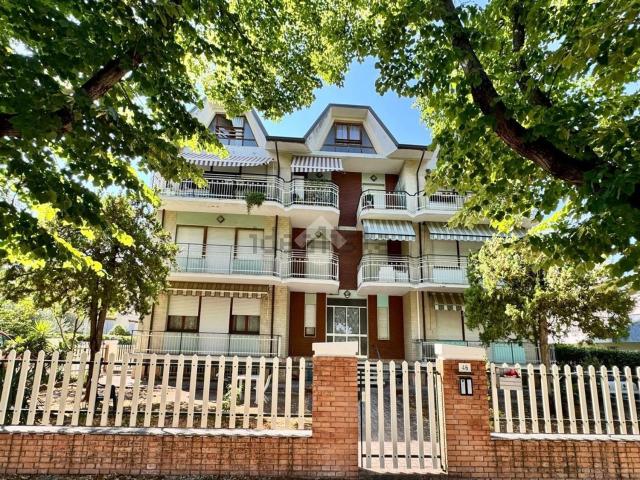 Appartamento in vendita di 115 m² in Viale Gaetano Marini, 6