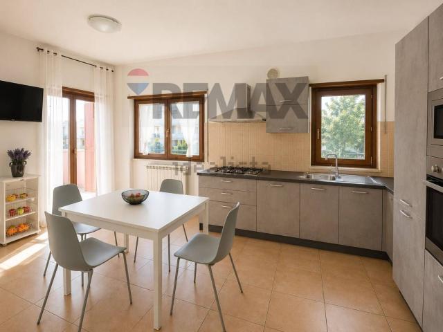 Appartamento in vendita di 115 m² in Viale Giacomo Mancini, 142