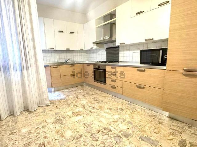 Appartamento in vendita di 115 m² in Viale Po, 19