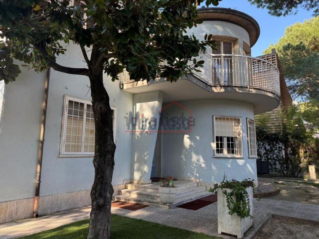 Appartamento in vendita di 115 m² in Viale Pola