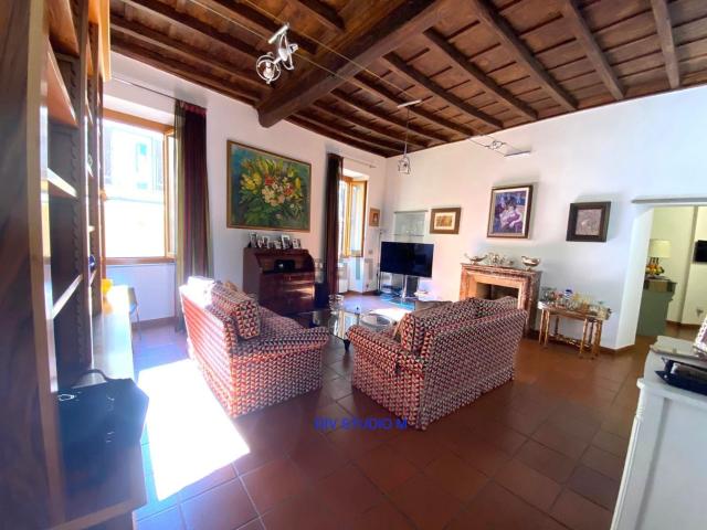 Appartamento in vendita di 115 m² in Vicolo della Vaccarella