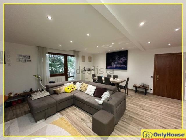 Appartamento in vendita di 115 m² in Circonvallazione Paltriniano, 105