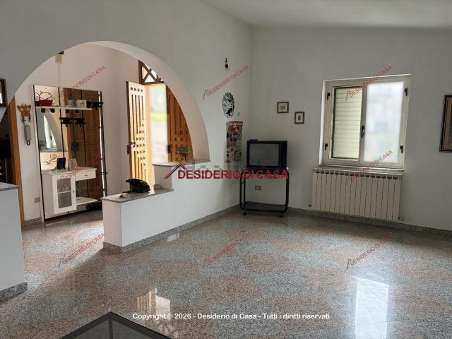 Appartamento in vendita di 115 m² in Contrada Moira, 250