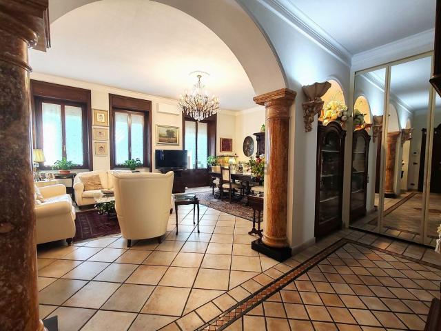 Appartamento in vendita di 115 m² in Corso Lodi, 34