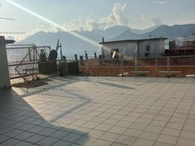 Appartamento in vendita di 115 m² in Lungomare Cristoforo Colombo, 120