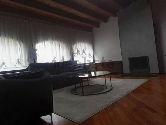 Appartamento in vendita di 115 m² in Piazza Cavalli