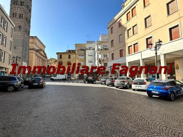Appartamento in vendita di 115 m² in Piazza Cairoli, 9