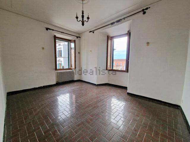 Appartamento in vendita di 115 m² in Piazza Giuseppe Giusti